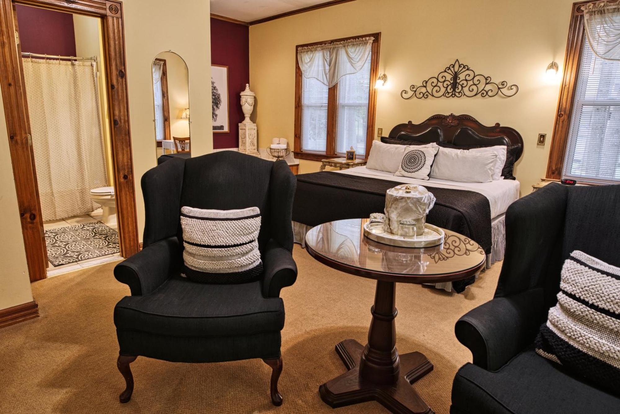 Rockwell Falls Inn And Wine Bar Lake Luzerne Стая снимка