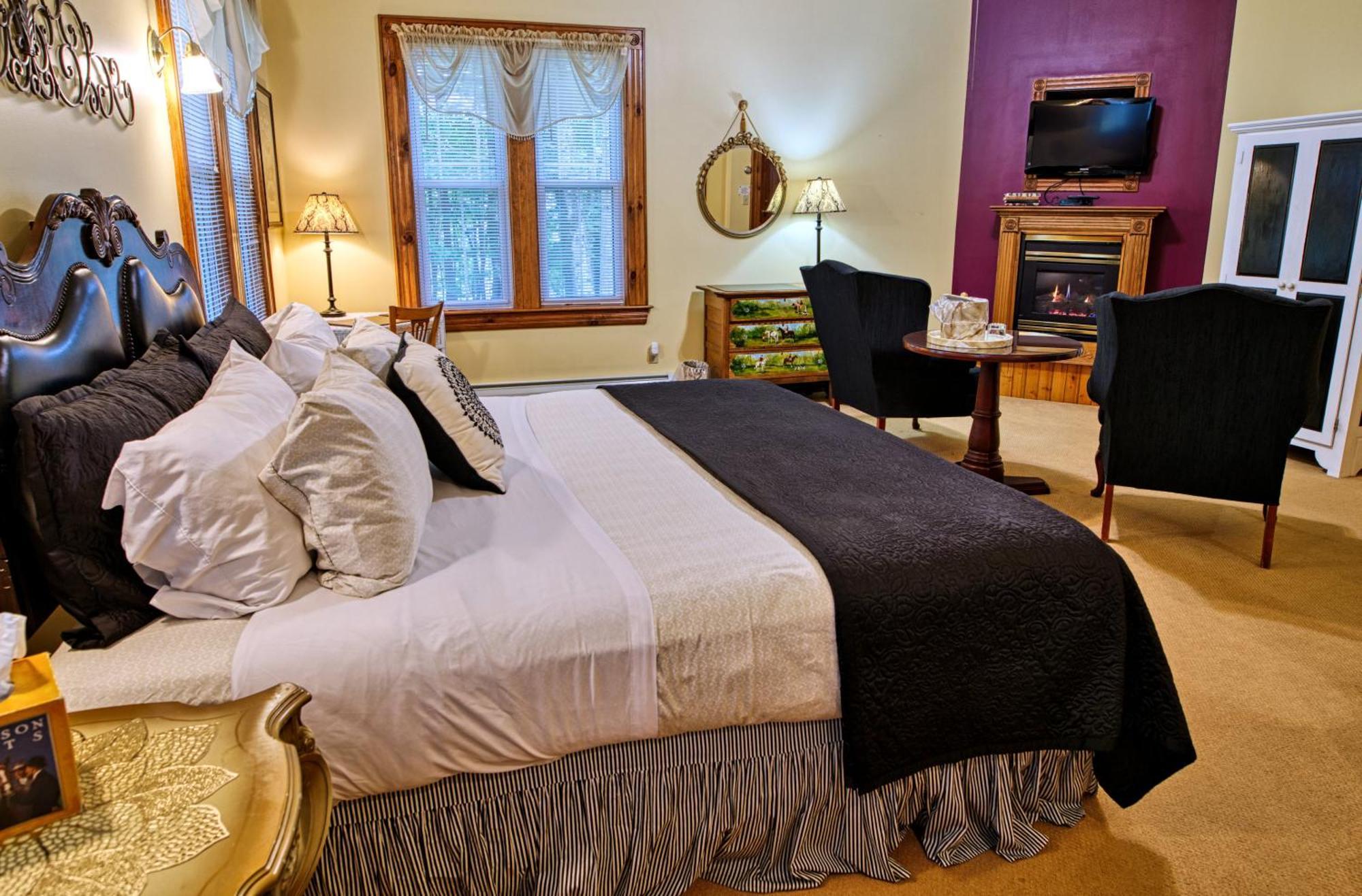 Rockwell Falls Inn And Wine Bar Lake Luzerne Екстериор снимка