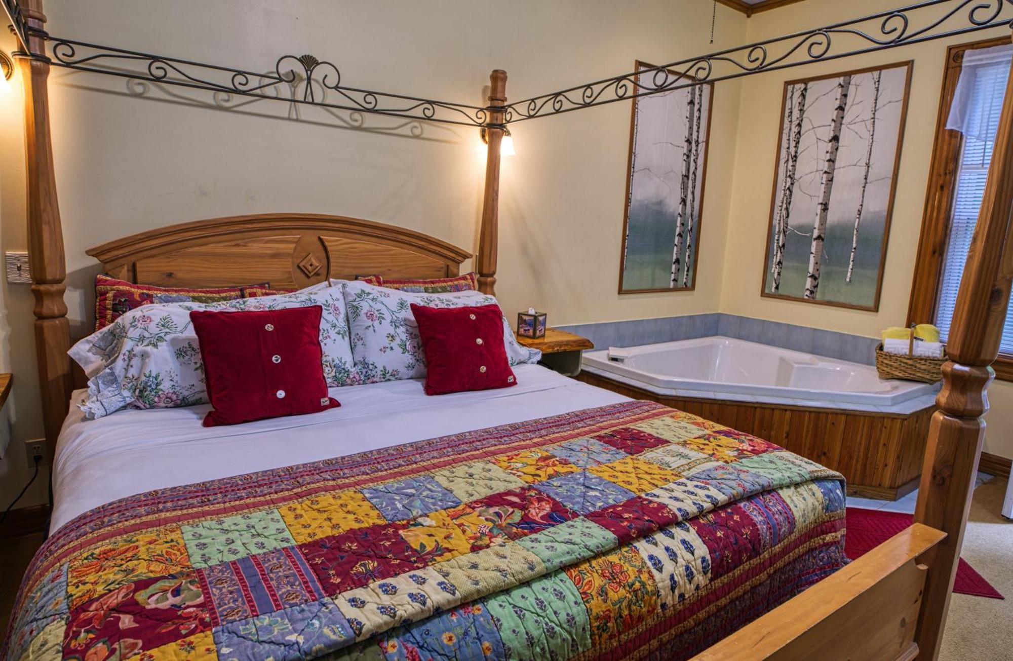 Rockwell Falls Inn And Wine Bar Lake Luzerne Стая снимка