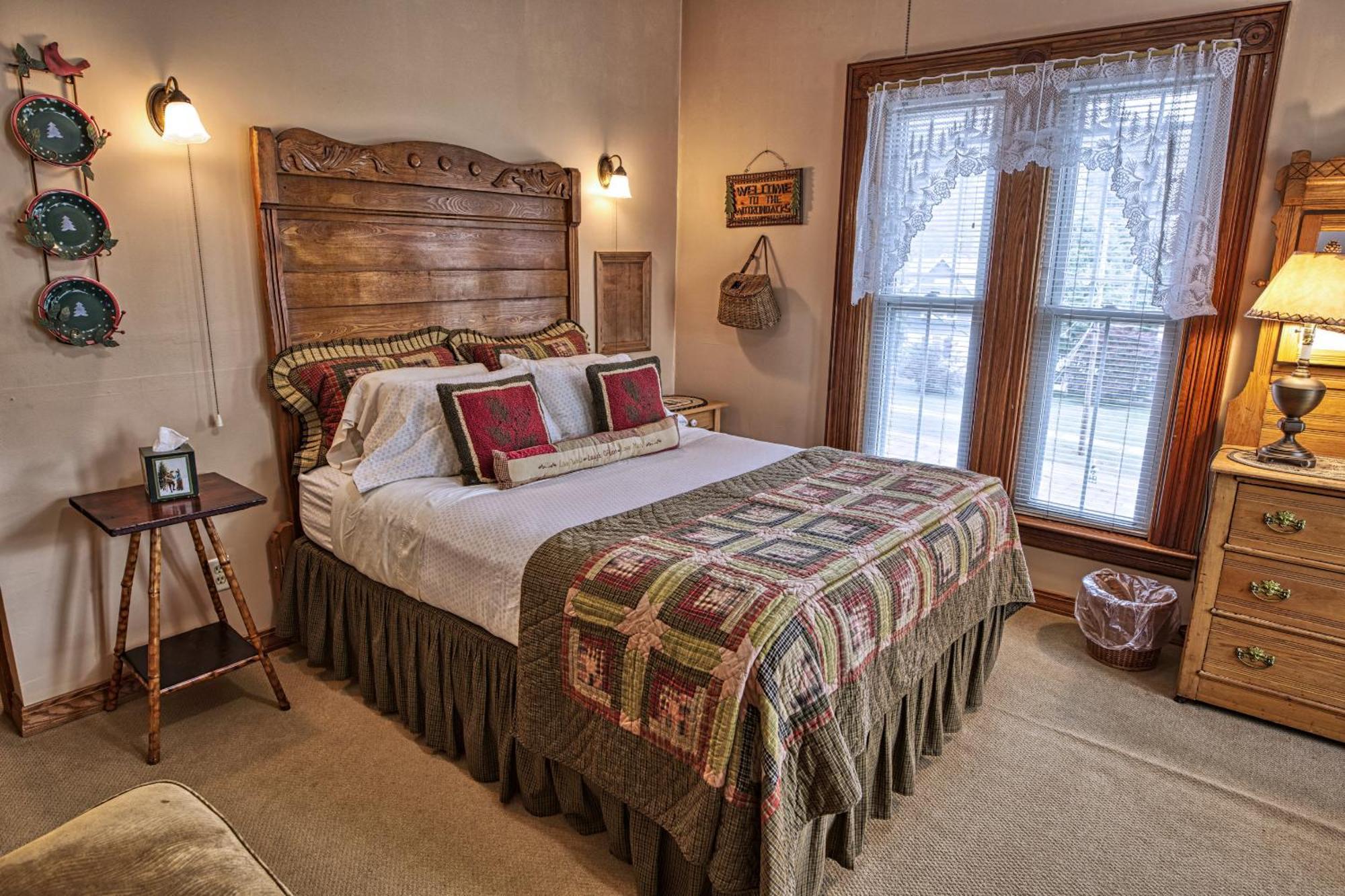 Rockwell Falls Inn And Wine Bar Lake Luzerne Екстериор снимка