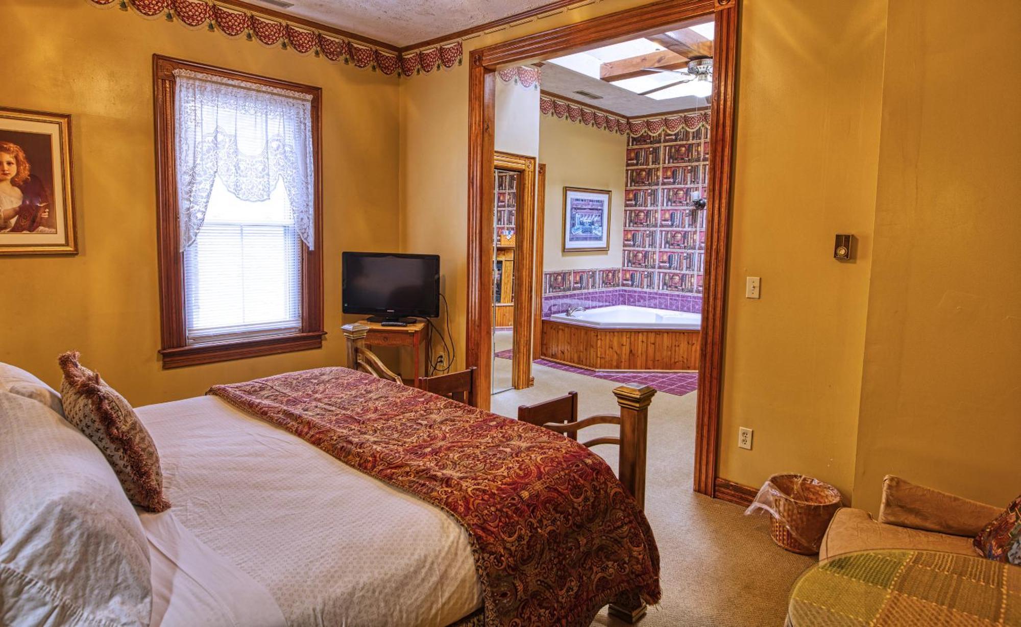 Rockwell Falls Inn And Wine Bar Lake Luzerne Стая снимка