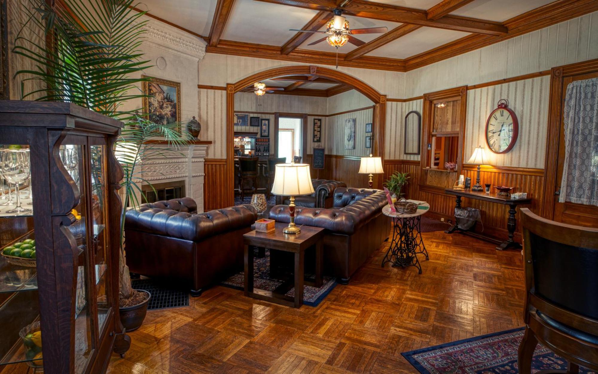 Rockwell Falls Inn And Wine Bar Lake Luzerne Екстериор снимка
