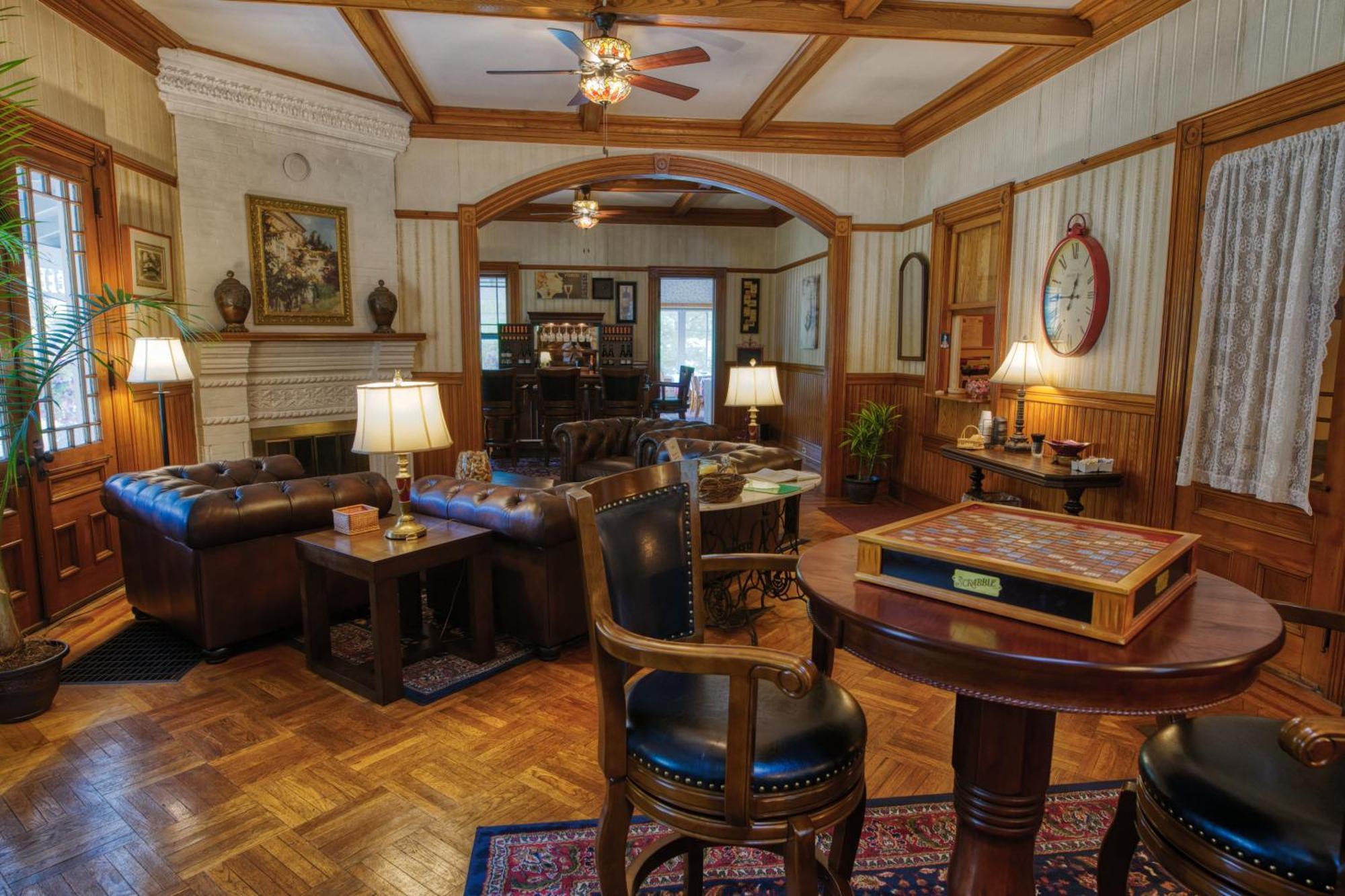 Rockwell Falls Inn And Wine Bar Lake Luzerne Екстериор снимка